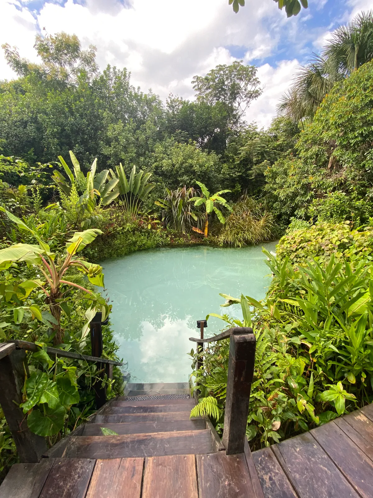 Explore Jalapão, a hidden gem in Tocantins, Brazil, offering unique natural pools, stunning waterfalls, and breathtaking sand dunes. Perfect for adventurers and nature enthusiasts.